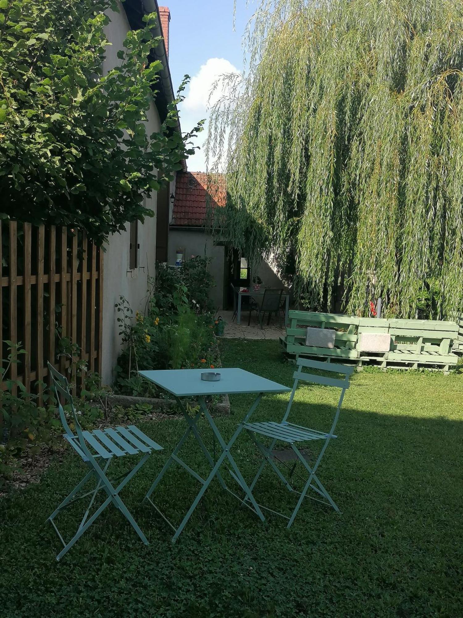 Petite Maison Dans Le Morvan Luzy Exterior photo